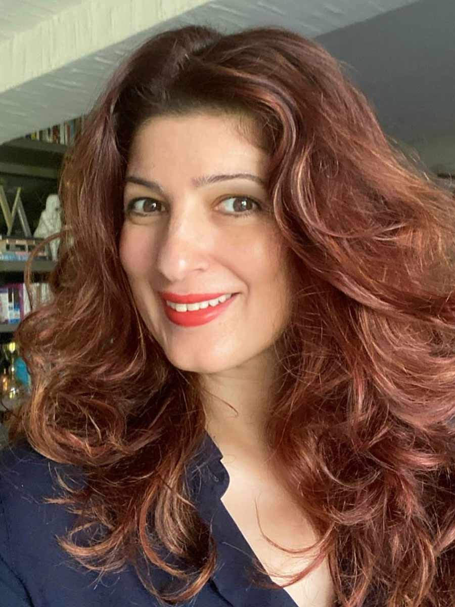 Twinkle Khanna gives a big thumbs up to Dimple Kapadia for Tenet |  