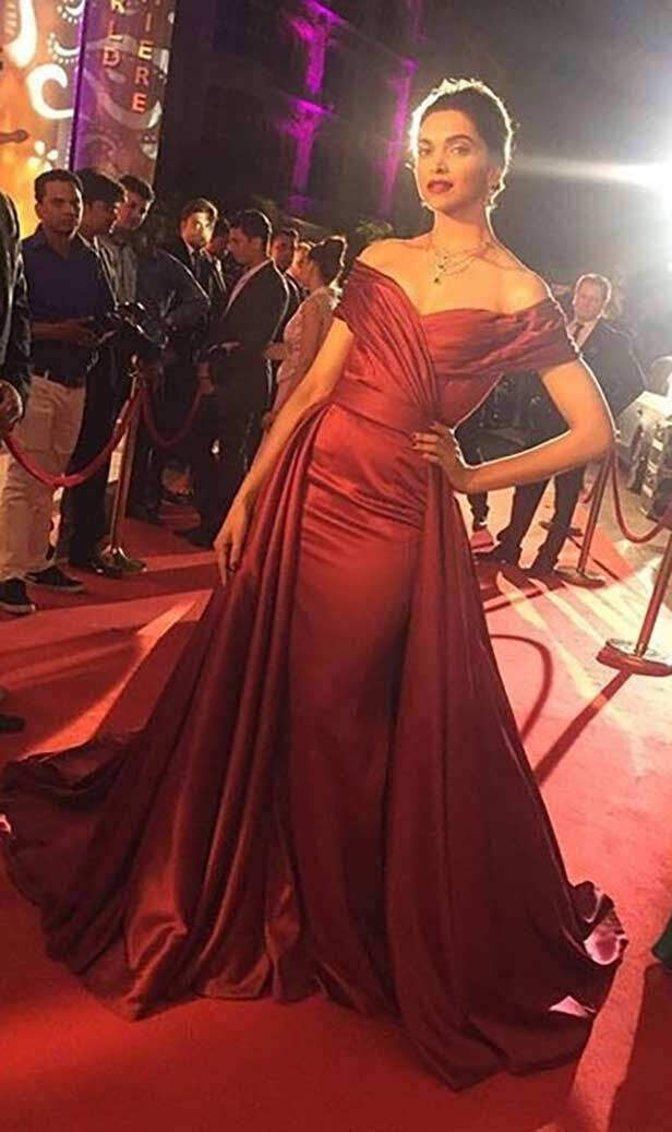 Deepika Padukone is setting hearts on fire in fiery red dress worth Rs.1  Lakh 1 : Bollywood News - Bollywood Hungama