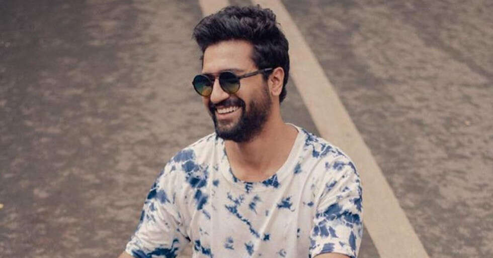 Watch this video of Vicky Kaushal playing cricket with his childhood ...