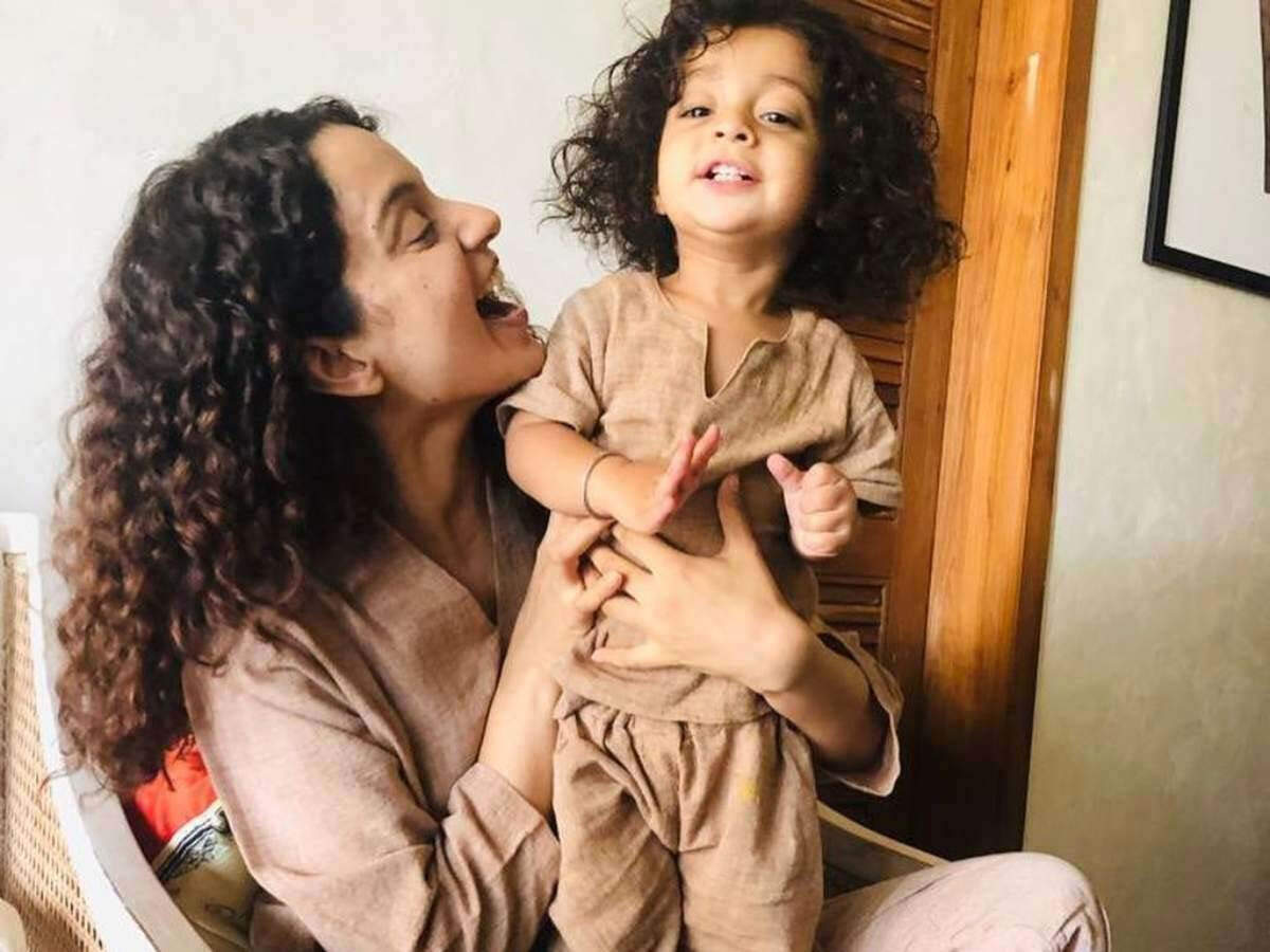 Rangoli Chandel Pens A Heartfelt Post For Her First Ever Little Guru Kangana Ranaut Filmfare Com little guru kangana ranaut