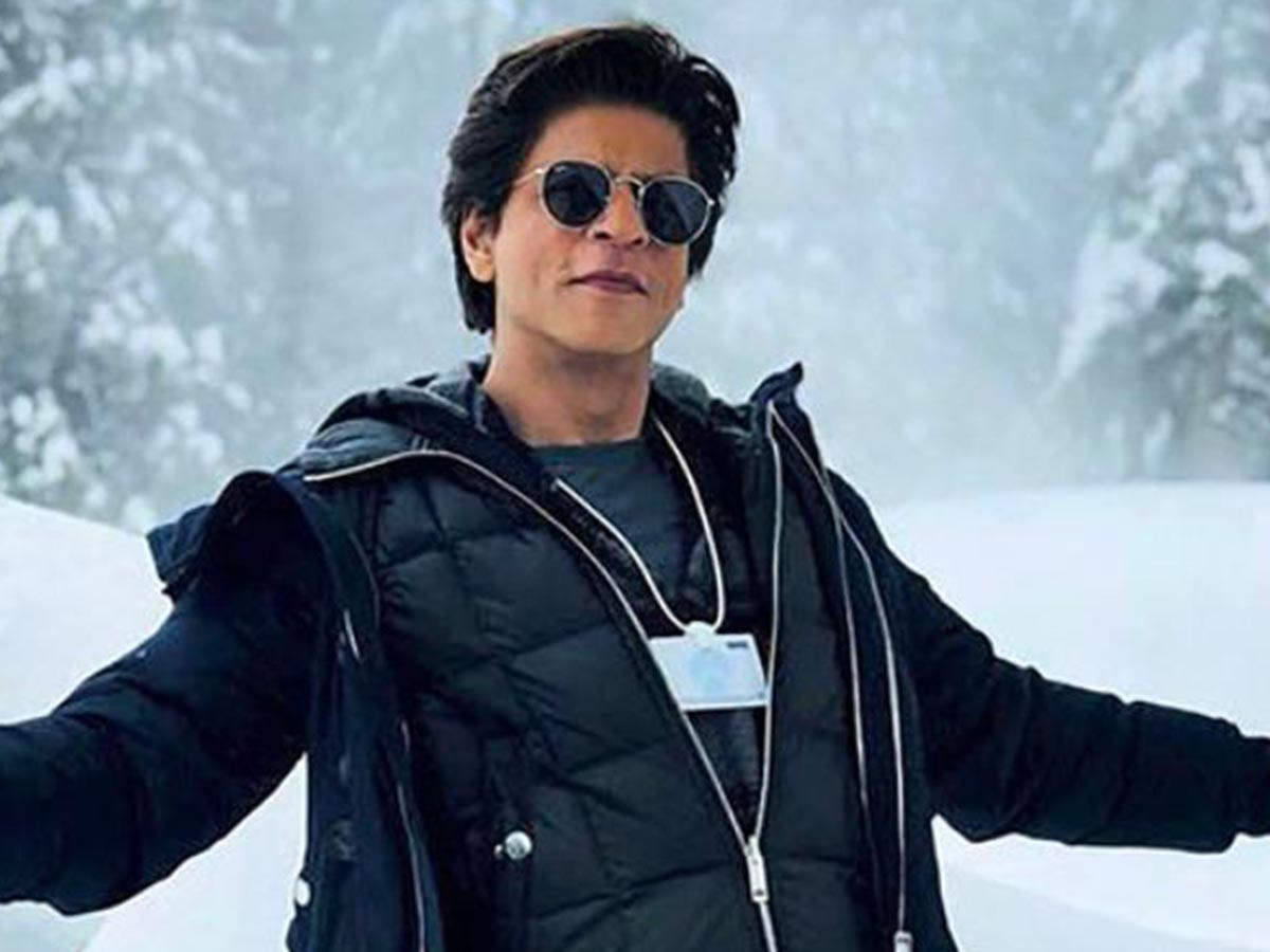 Shah Rukh Khan's kind gesture wins hearts; sends autographed photos,  handwritten note to Egyptian fan – India TV