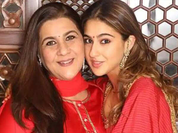 Sara Ali Khan steps out with her mother Amrita Singh | Filmfare.com