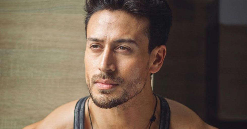 Tiger Shroff’s turns mentor for his young fan and makes his day