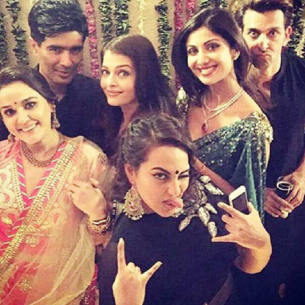 This Picture Of Aishwarya Rai Bachchan Hrithik Roshan And Others Is Rocking The Internet Filmfare Com She added that after her. aishwarya rai bachchan hrithik roshan