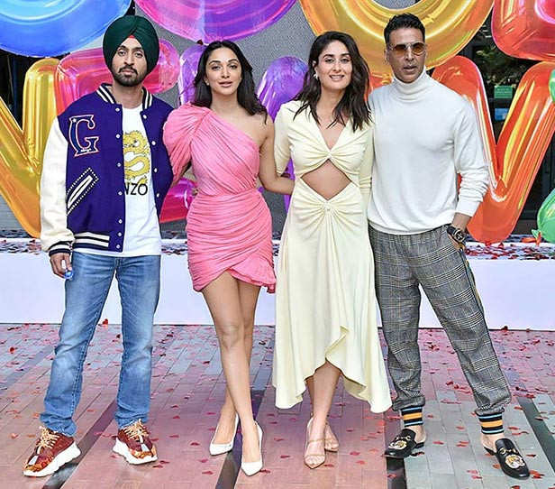 Good Newwz, Movie Review: Bold, Told, Sold- This  Akshay-Kareena-Kiara-Diljit Sperm Commotion Will Make You ROFL