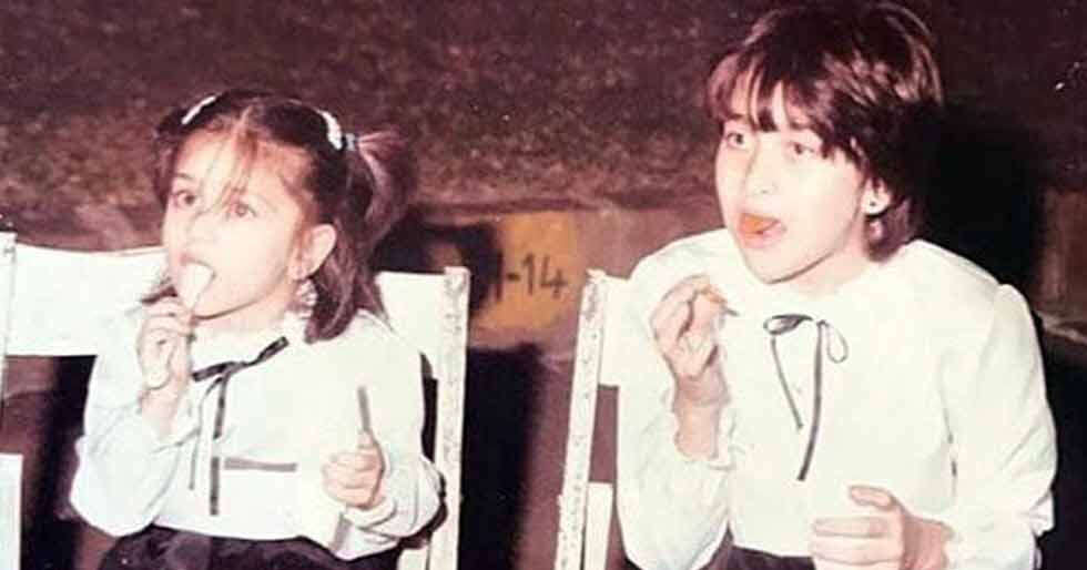 Kareena Kapoor Khan shares a cute throwback picture with Karisma Kapoor