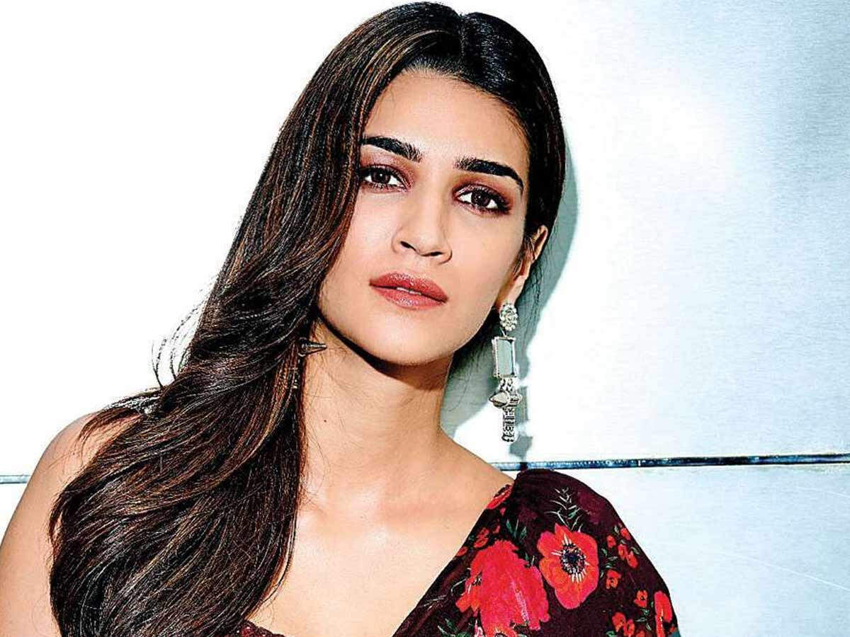 Kriti Sanon’s Mimi won't go on floors anytime soon | Filmfare.com