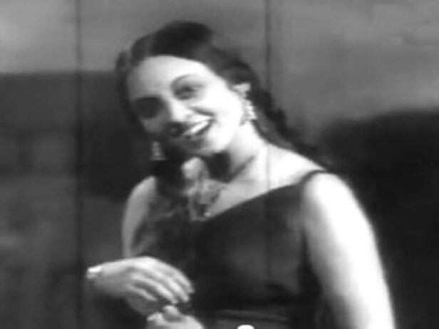 Swimsuit, Meenakshi Shirodkar