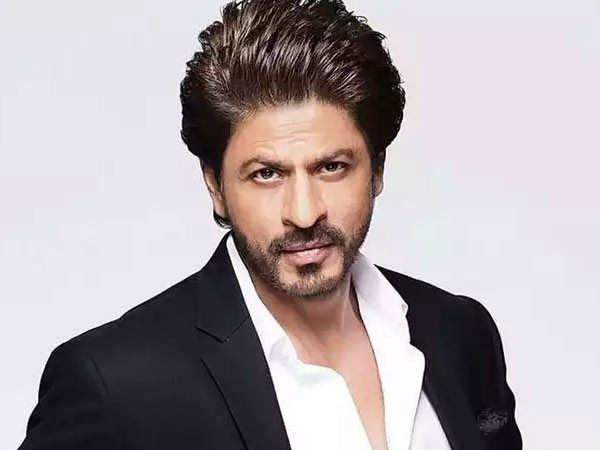 Shah Rukh Khan gets emotional as he helps out a child who lost a parent |  
