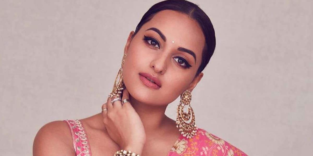 Sonakshi Sinha Deactivates Her Twitter Account