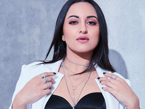 Sonakshi Sinha Deactivates Her Twitter Account