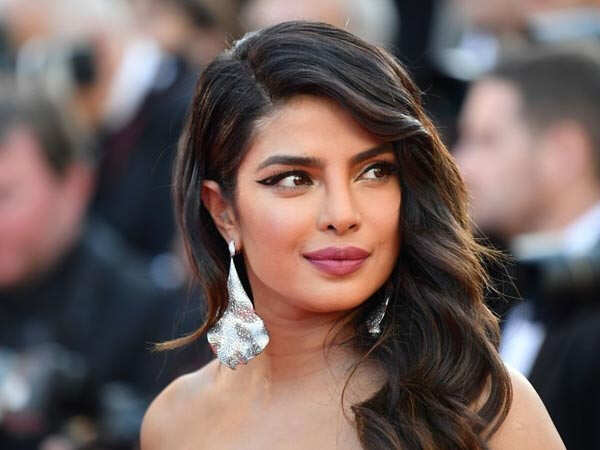 Priyanka Chopra spreads awareness during the coronavirus outbreak ...