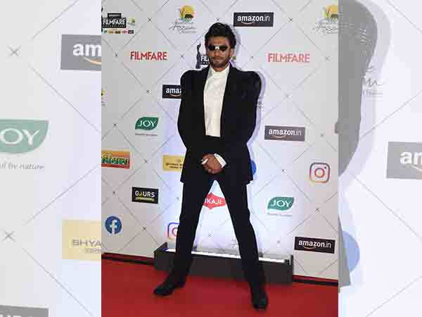 Dress Like The Rockstar Ranveer Singh To Make Your Har Pal Fashionable Filmfare Com