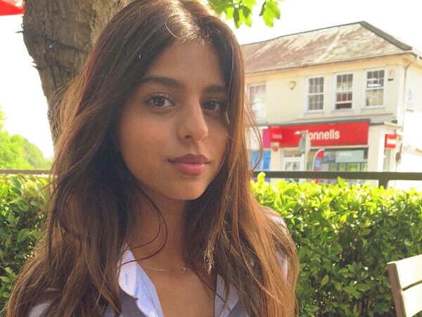 Shah Rukh Khans Daughter Suhana Khan Makes Her Instagram Account Public 8075