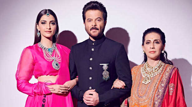 Anil Kapoor posts about his marriage proposal ahead of his anniversary ...