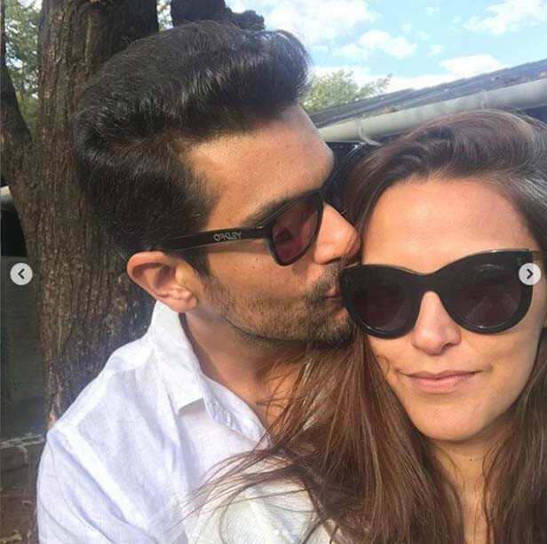 Angad Bedi et Neha Dhupia sont un couple qui donne régulièrement à ses fans l'inspiration que ce soit avec leur look élégant, leur affection éternelle et leur amour de famille. Le duo prétend avoir trouvé l'amour en chacun après avoir été ses meilleurs amis pendant des années. Neha et Angad se sont mariés le 10 avril 2018. Deux ans derrière eux, ils continuent de partager un lien incassable. Ils adorent la fille de Mehr. Alors que le couple célèbre son 2e anniversaire aujourd'hui, à l'occasion heureuse, nous vous présentons 10 photos des deux qui symbolisent l'amour pur. Faites tremper dans la bouillie.