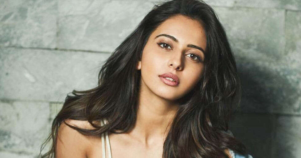 Rakul Preet Singh Takes An Online Business Management Course | Filmfare.com