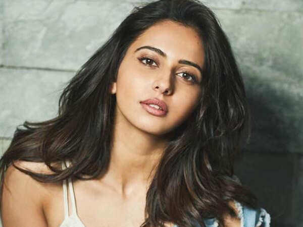 Rakul Preet Singh Takes An Online Business Management Course | Filmfare.com