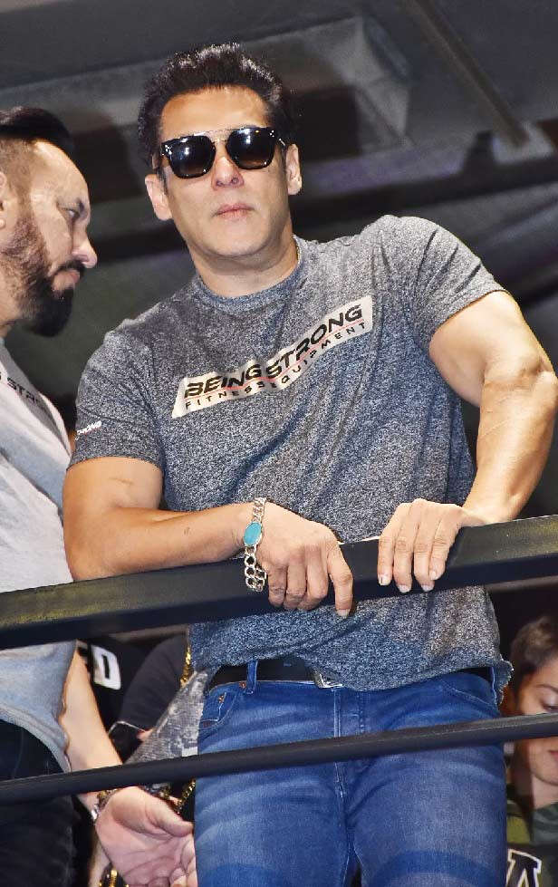 salman khan in pink t shirt