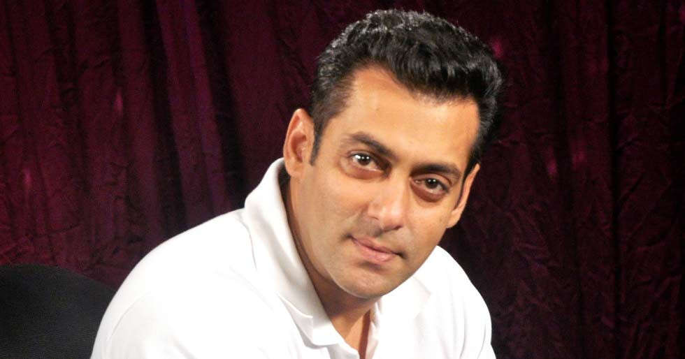 This video of Salman Khan donating essential supplies to the needy is ...