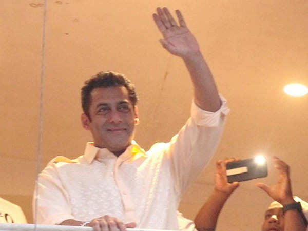 Salman Khan All Set To Give a Big Surprise To His Fans on Eid Tomorrow