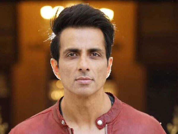 https://filmfare.wwmindia.com/content/2020/may/sonusood41590754209.jpg