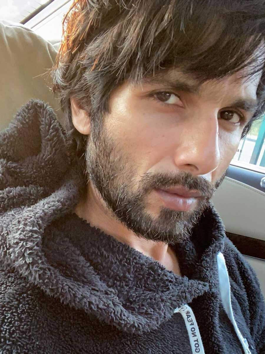 Shahid Kapoor Gives A Glimpse Of His Sexy Ride 