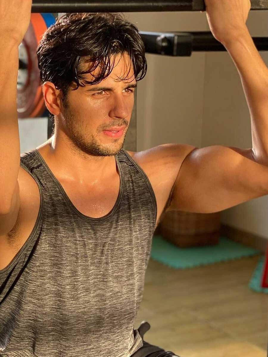 Super Hot Sidharth Malhotra Knows How To Be Super Fit