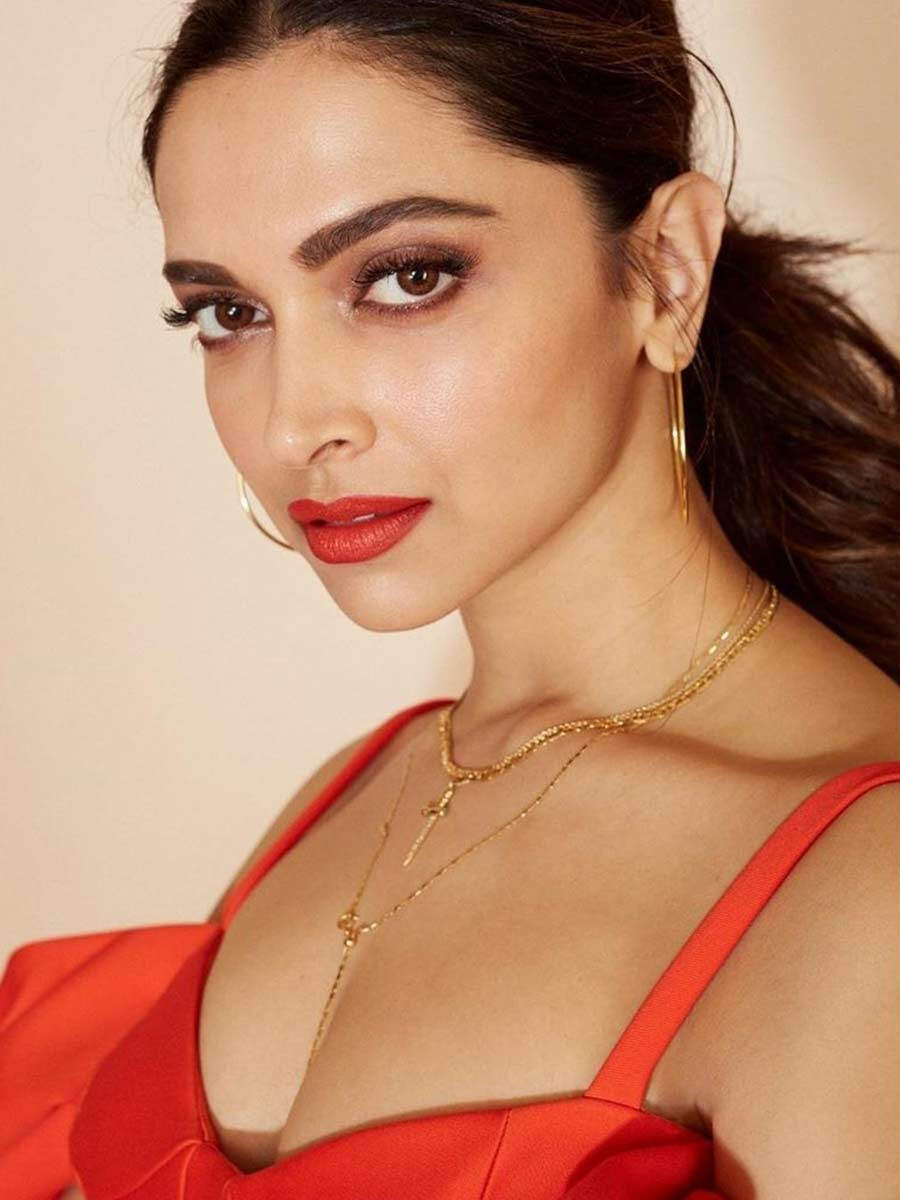  Deepika  Padukone  back to shooting for Shakun Batra s next 