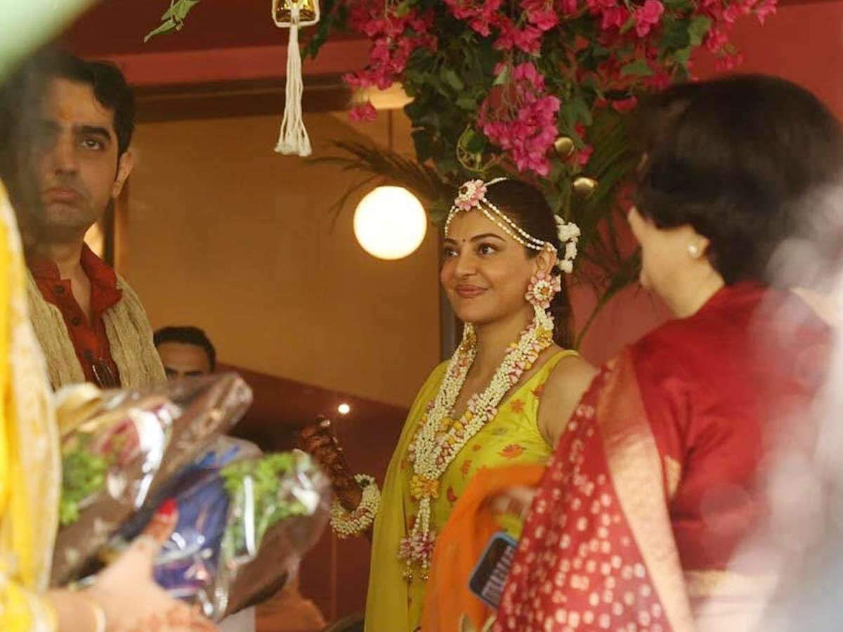 Photos: Kajal Aggarwal Decks Up For Her Mehendi Ceremony | Filmfare.com