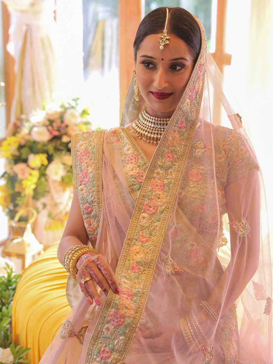 Alia Bhatt Has Perfectly Embraced The #DulhanWaliFeeling And How!