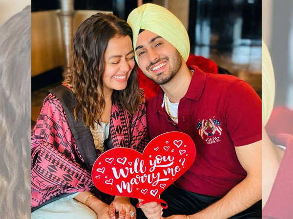 Neha Kakkar's husband Rohanpreet compliments her, says 'You're more  beautiful than nature' - Masala