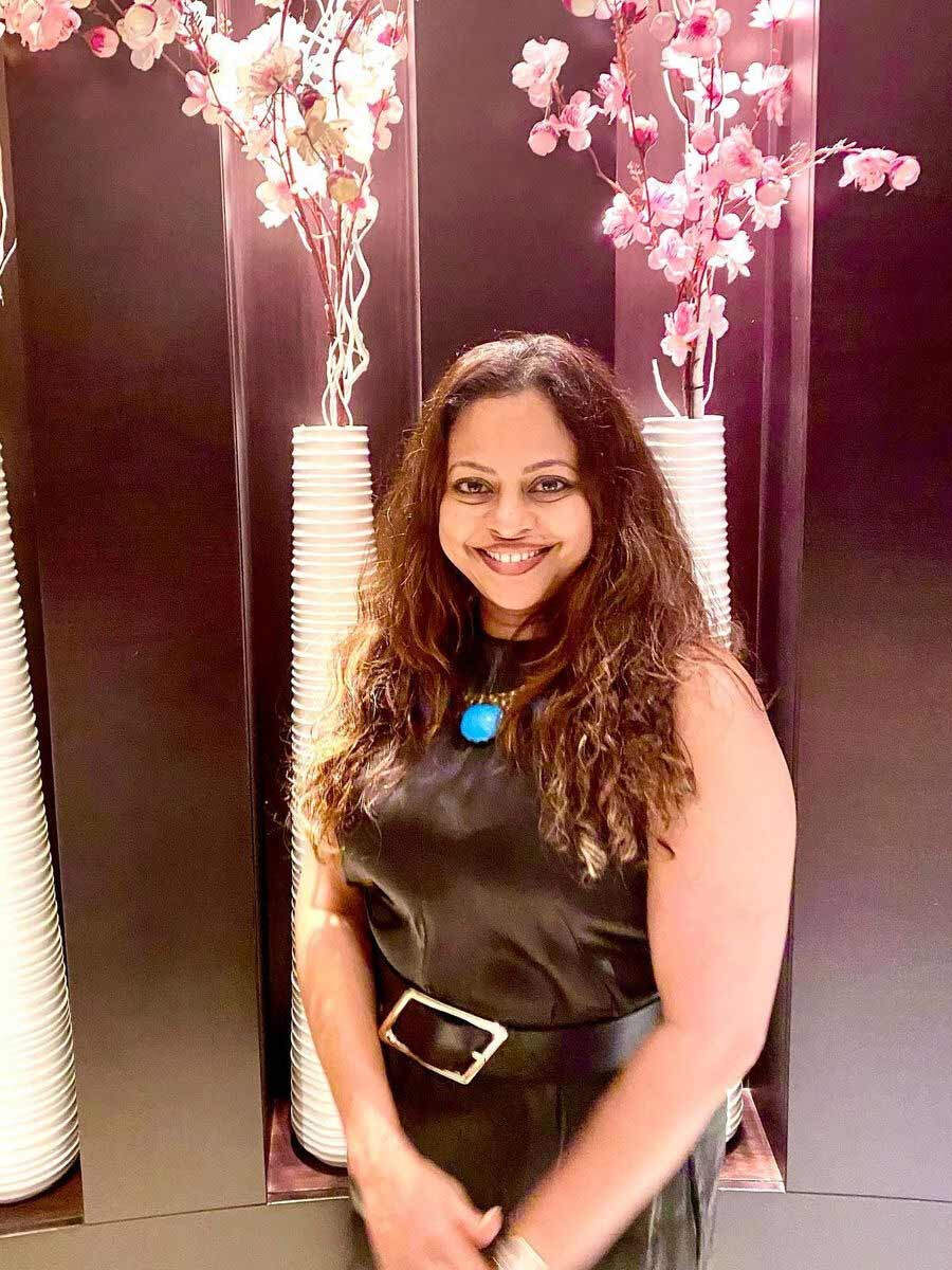 R Madhavan S Birthday Wish For Wife Sarita Birje Is All Things Love All Celebs Wiki celebs wiki