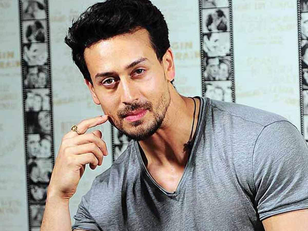 Tiger Shroff's reply to a young fan proves he's the perfect role model for  kids 