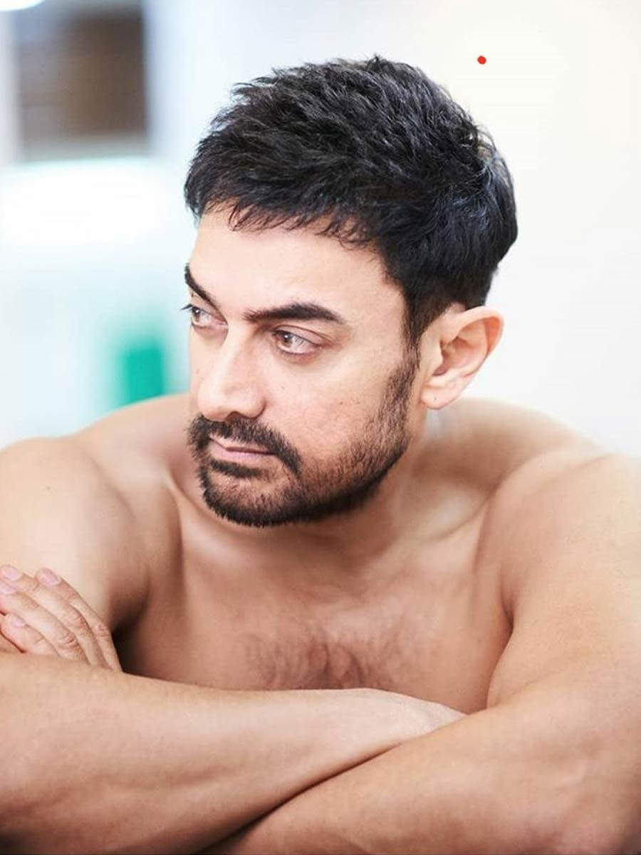 This New Viral Video Of Aamir Khan Shooting For Laal Singh Chadha Reveals His New Look Filmfare Com Popular bollywood film actor aamir khan official instagram handle, twitter account, facebook page, youtube channel & all social media profile links. laal singh chadha reveals his new look