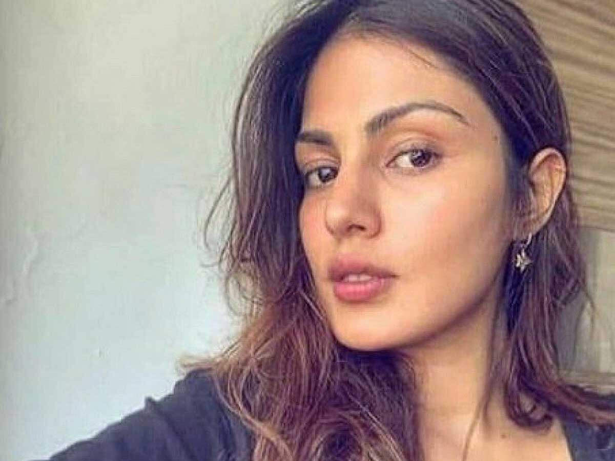 Farhan Akhtar Rhea Chakraborty