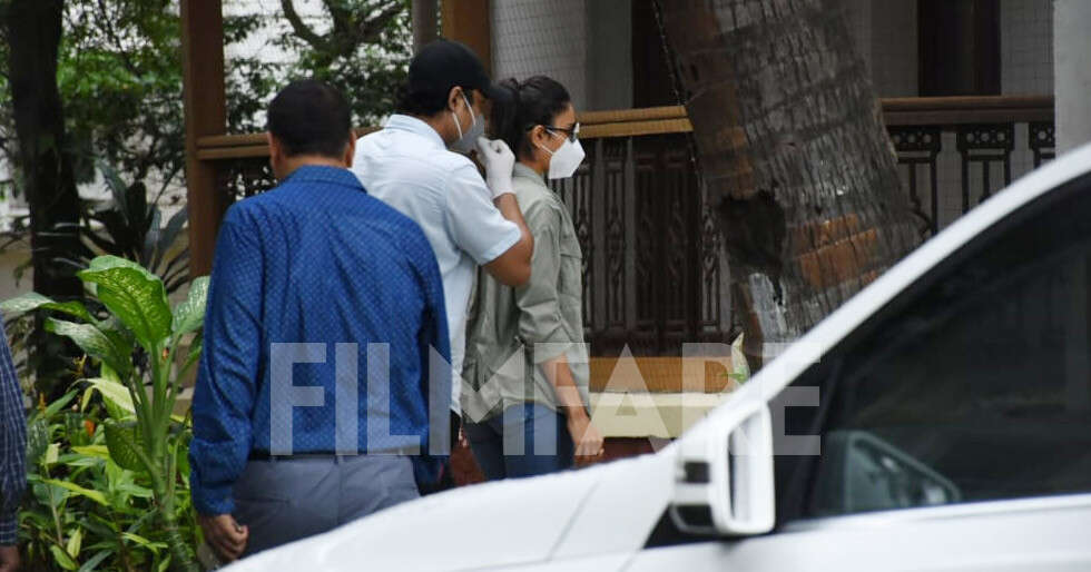 Rakul Preet Singh snapped on her arrival at the NCB office | Filmfare.com