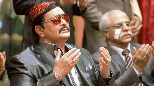 Most memorable character roles of the late Rishi Kapoor