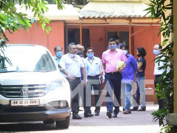 Cbi Team Arrives At Sushant Singh Rajputs Bandra Residence To Recreate The Crime Scene 8881