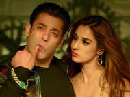 Salman Khan and Disha Patani Entertain The Audience In Seeti Maar