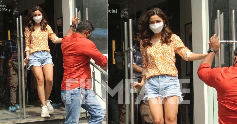 Photos: Alia Bhatt papped in a cute outfit