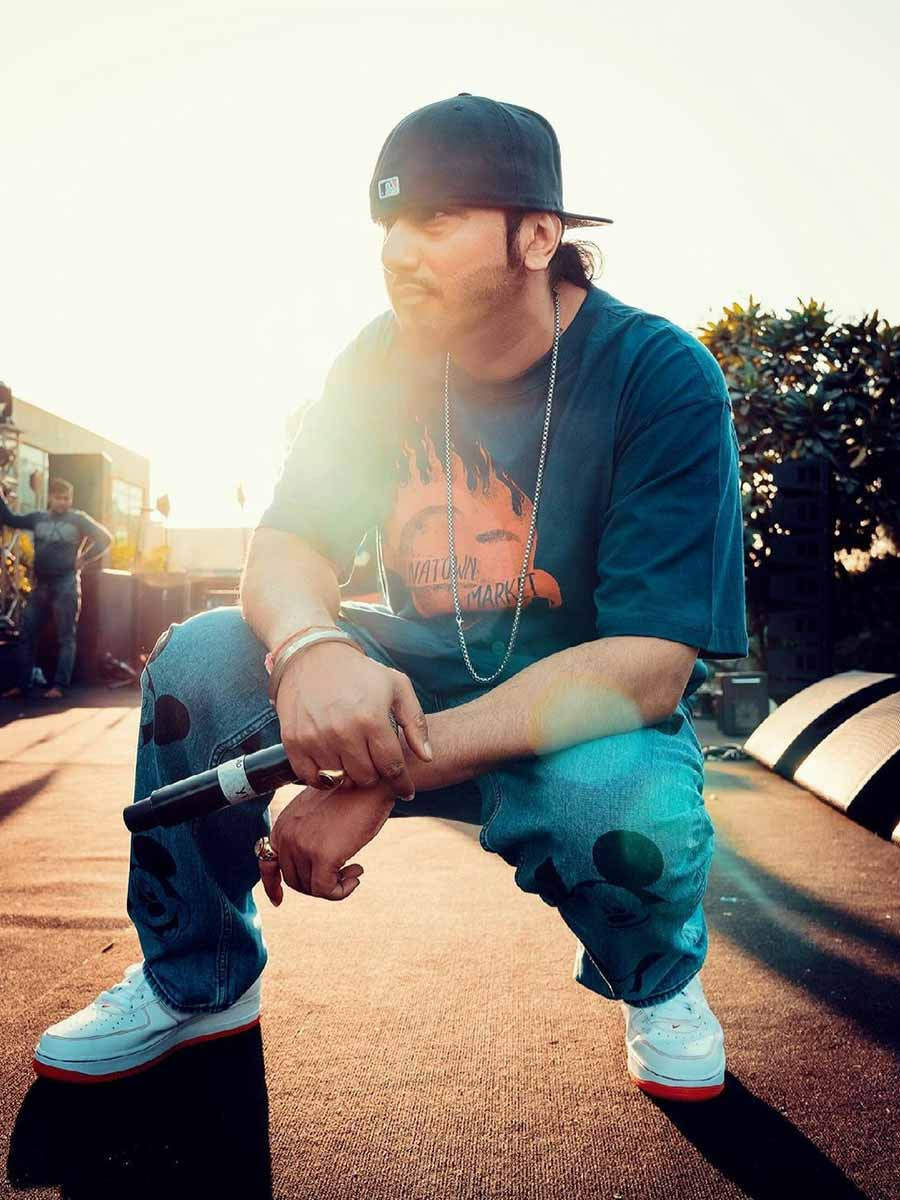 High Top Sneakers Fashion: Honey Singh Looks Amazing In His Rapper Style  Avatar, You Will Love It | IWMBuzz