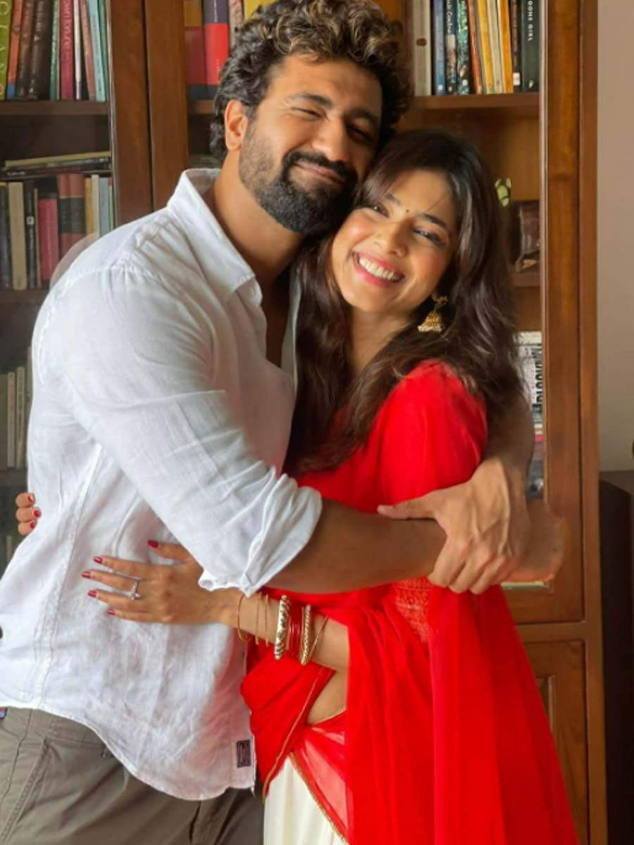 Vicky Kaushal celebrates Onam with Malavika Mohanan | Filmfare.com