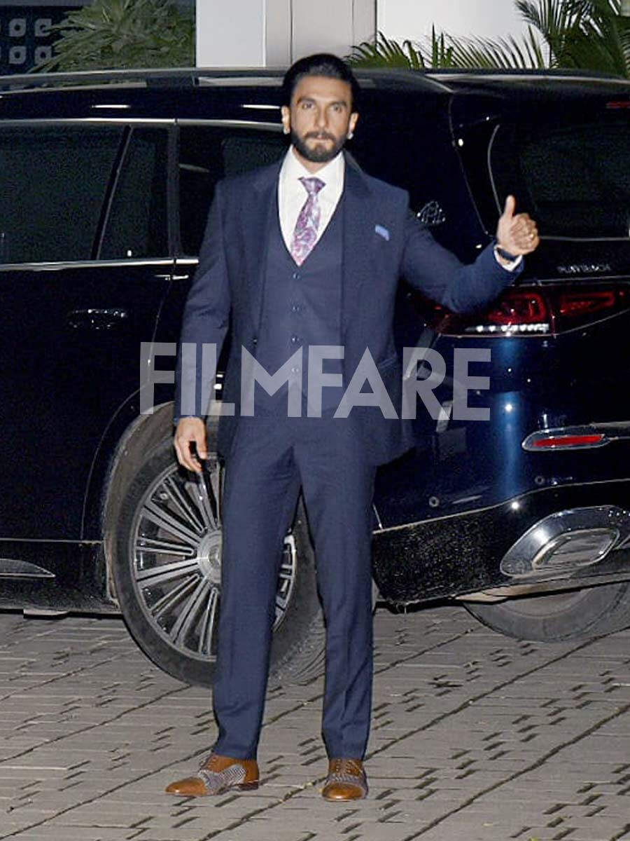 Ranveer Singh Astonished Us In A Royal Blue Suit And White Sports Shoes At  An Event 