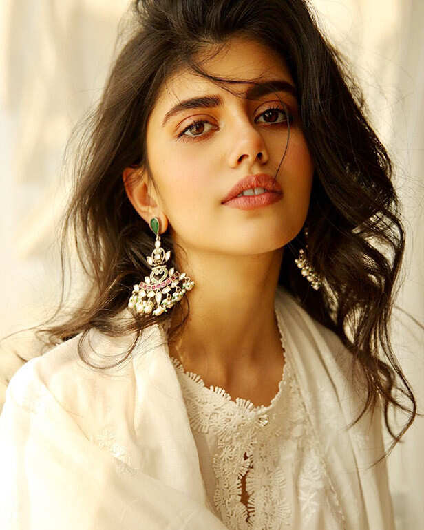 Youngest Bollywood Actress Sanjana Sanghi