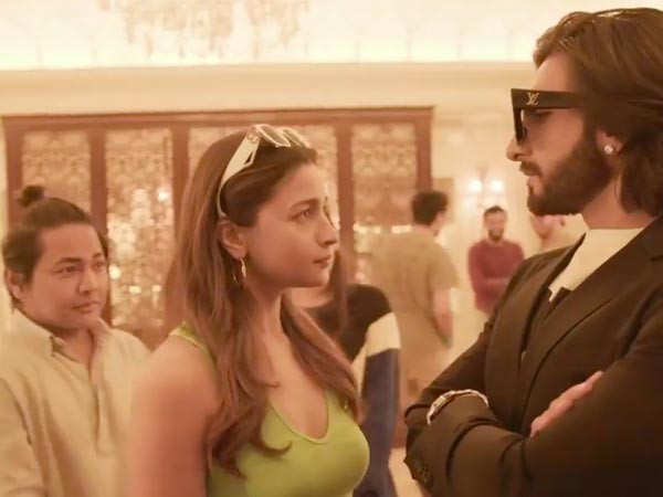 Alia Bhatt pulls off the perfect Poo in this recreation of the prom date scene from K3G