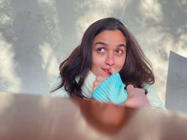 Alia Bhatt is all heart for Ranbir Kapoor during an interaction with fans on Instagram