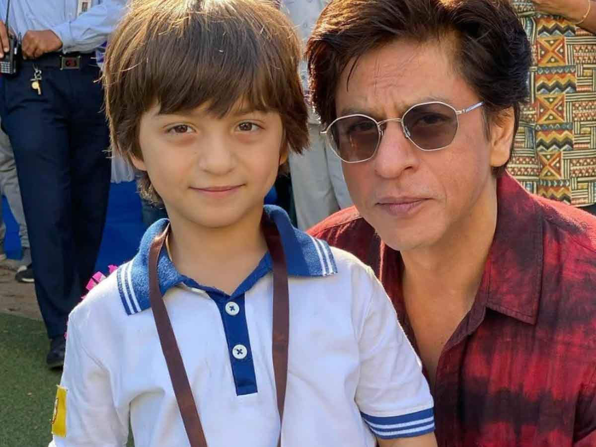 Gauri Khan shares an adorable click of AbRam and Shah Rukh Khan posts a ...