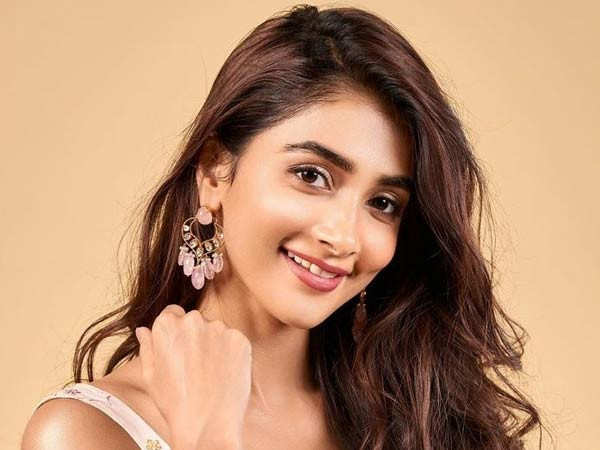 Pooja Hegde’s comeback to a netizens’ demand for a naked pic is hilarious