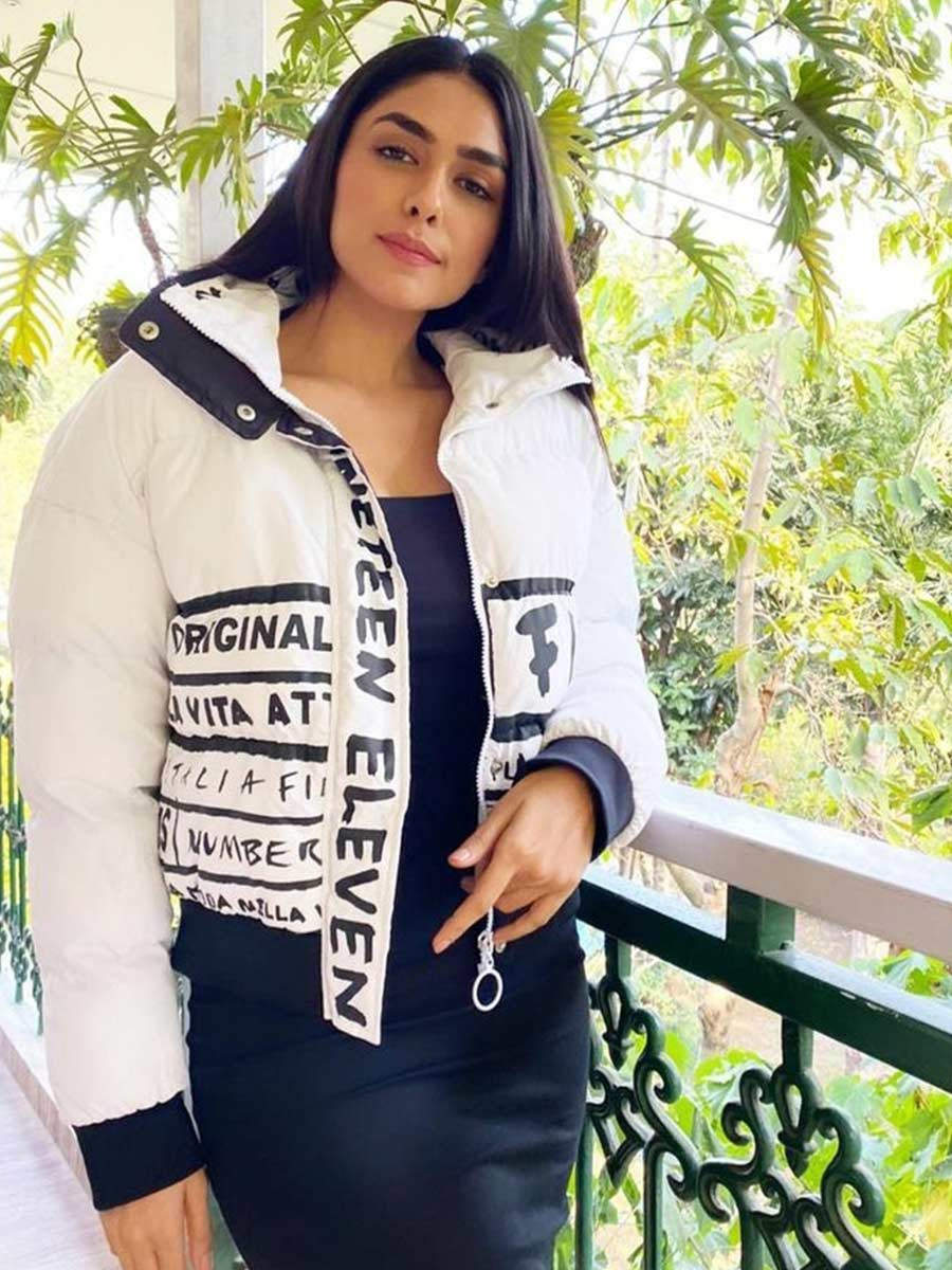 , Mrunal Thakur opts out of Ayushmann Khurrana starrer Doctor G , Indian &amp; World Live Breaking News Coverage And Updates